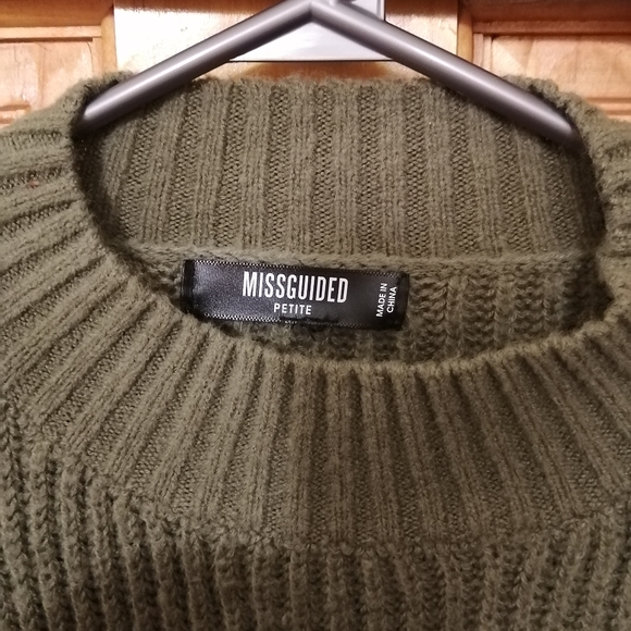 Army Green highneck sweater - Picture 2 of 2